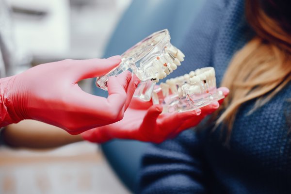 ÇENE EKLEMİ (TEMPOROMANDİBULAR EKLEM) HASTALIKLARI